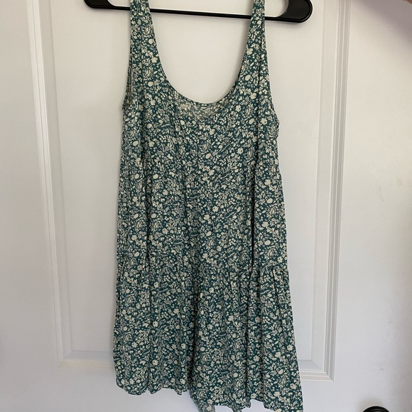 Cute floral romper (shorts) - Picture 2 of 3